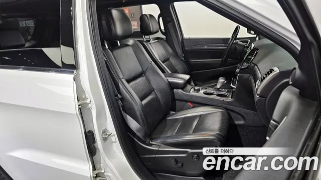 Jeep Cherokee 2019 — фото 16