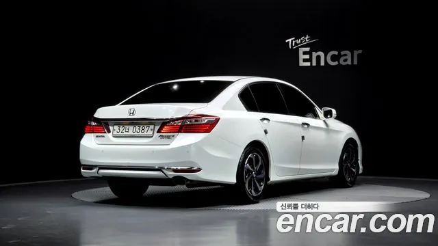 Honda Accord 2017 — фото 2