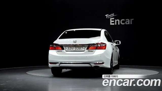 Honda Accord 2017 — фото 4