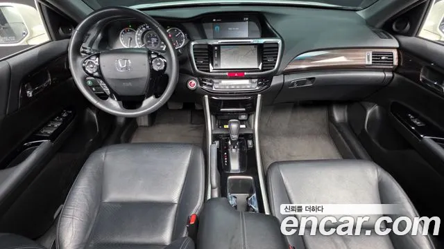Honda Accord 2017 — фото 9