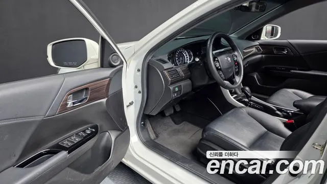 Honda Accord 2017 — фото 12