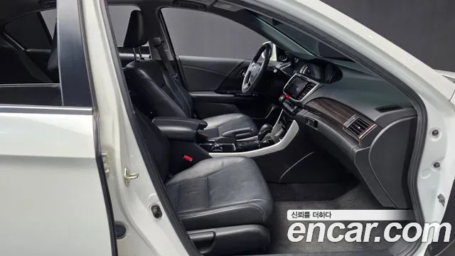 Honda Accord 2017 — фото 15