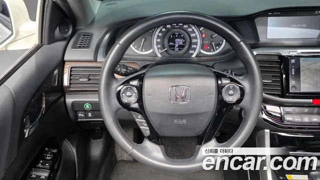 Honda Accord 2017 — фото 17