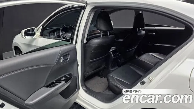 Honda Accord 2017 — фото 14