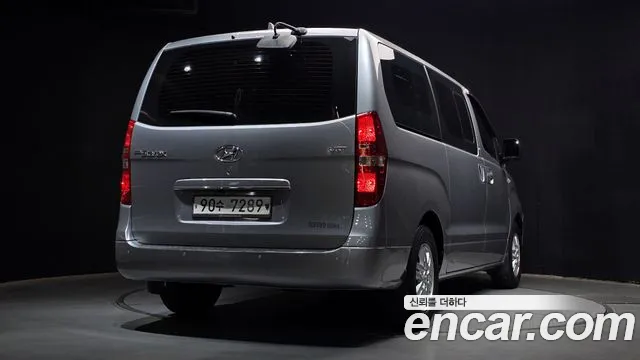 Hyundai Starex 2019 — фото 2