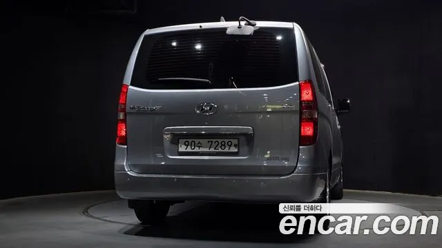 Hyundai Starex 2019 — фото 4