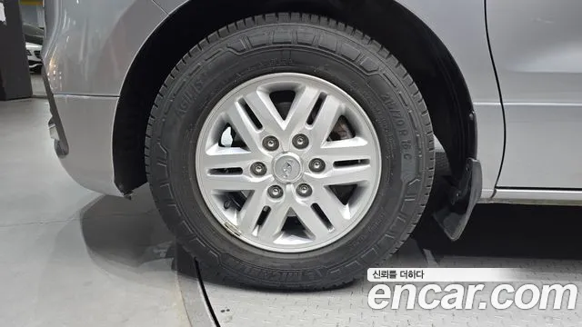 Hyundai Starex 2019 — фото 5