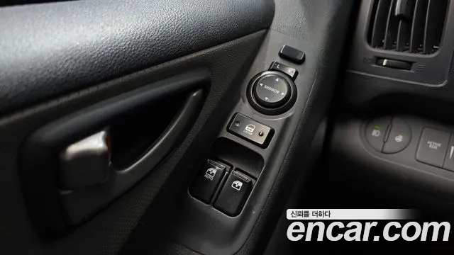 Hyundai Starex 2019 — фото 19
