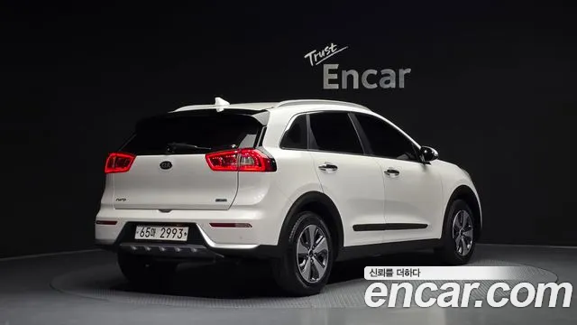 Kia Niro 2019 — фото 2