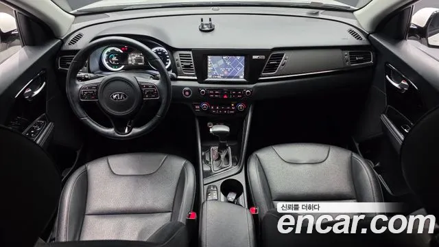 Kia Niro 2019 — фото 10