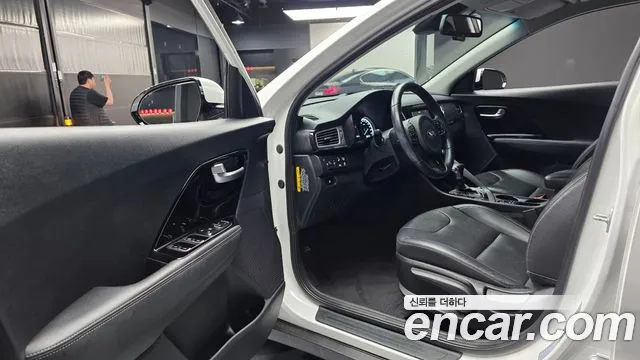 Kia Niro 2019 — фото 13