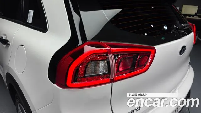 Kia Niro 2019 — фото 9