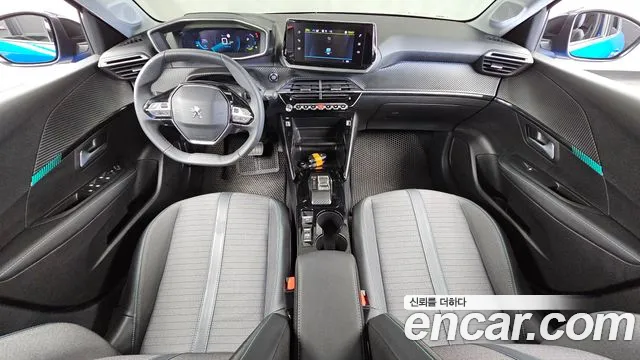 Peugeot 208 2022 — фото 10