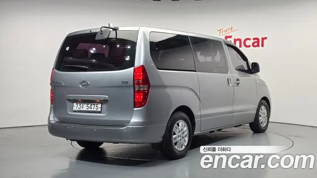 Hyundai Starex 2017 — фото 2