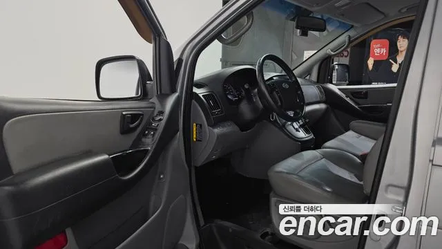 Hyundai Starex 2017 — фото 13