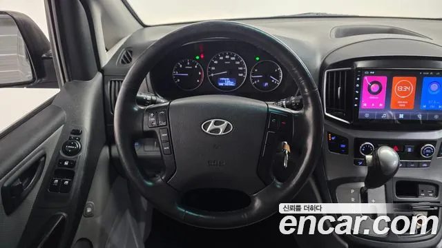 Hyundai Starex 2017 — фото 19
