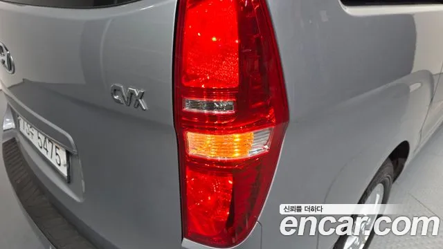 Hyundai Starex 2017 — фото 9