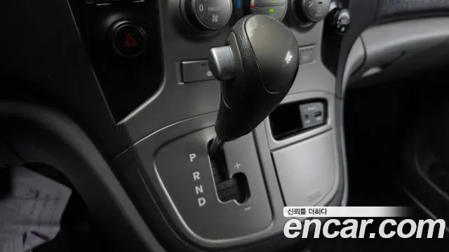 Hyundai Starex 2013 — фото 12