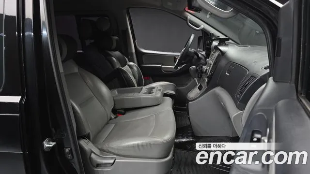 Hyundai Starex 2013 — фото 16