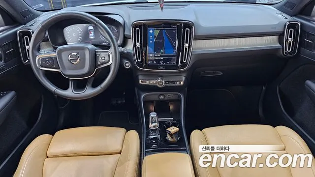 Volvo XC40 2020 — фото 10