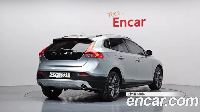 Volvo V40 2015 — фото 2