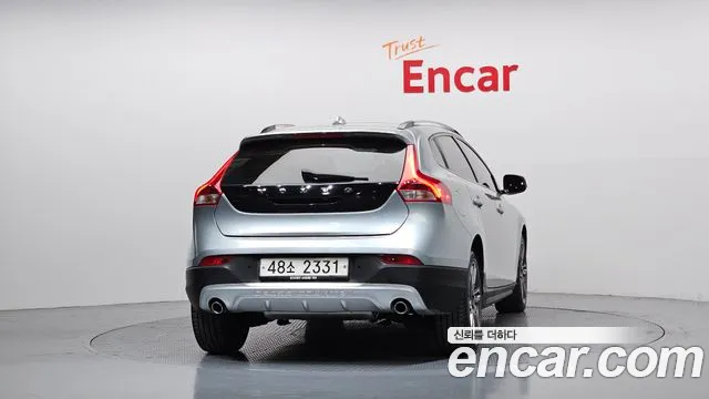Volvo V40 2015 — фото 4