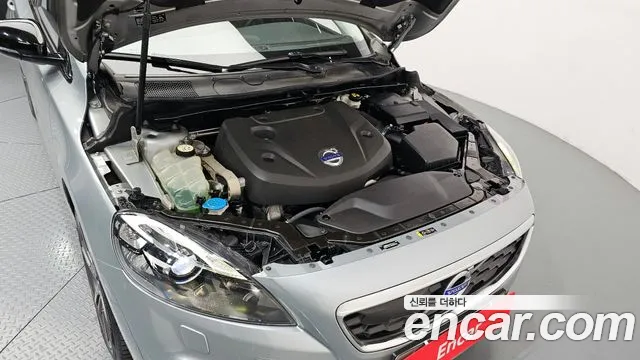 Volvo V40 2015 — фото 6