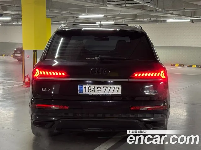 Audi Q7 2021 — фото 4