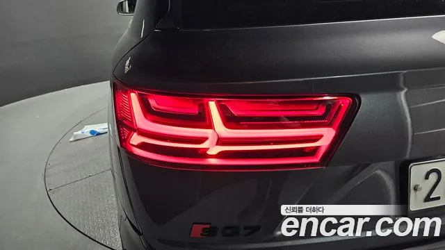 Audi Q7 2019 — фото 9