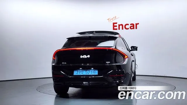 Kia EV6 2025 — фото 4