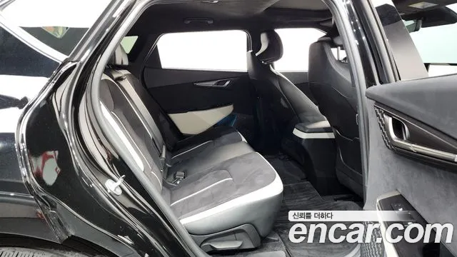 Kia EV6 2025 — фото 11