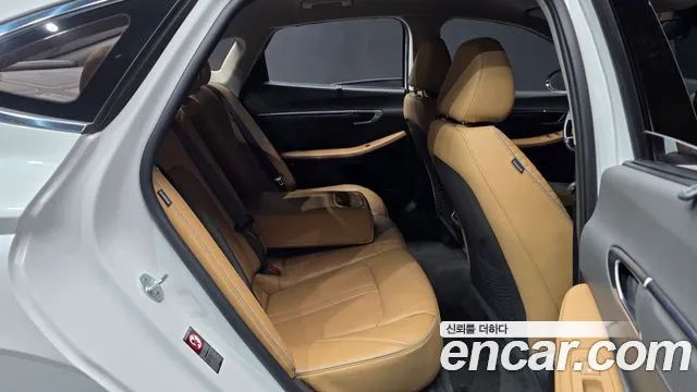 Hyundai Sonata 2022 — фото 18
