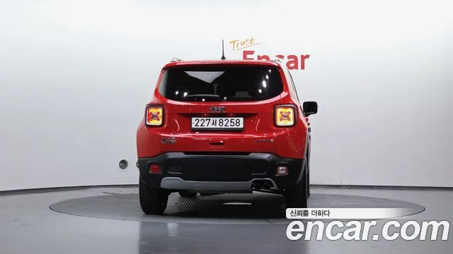 Jeep Renegade 2018 — фото 4
