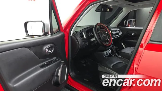 Jeep Renegade 2018 — фото 13