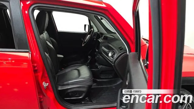 Jeep Renegade 2018 — фото 17