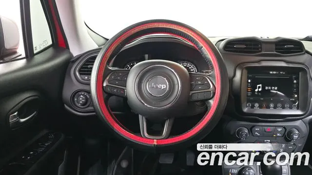 Jeep Renegade 2018 — фото 19