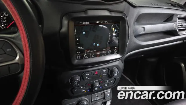 Jeep Renegade 2018 — фото 20