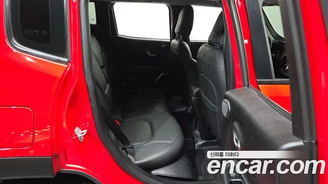 Jeep Renegade 2018 — фото 16