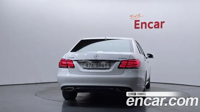 Mercedes-Benz E-Class 2015 — фото 4
