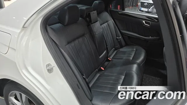 Mercedes-Benz E-Class 2015 — фото 12