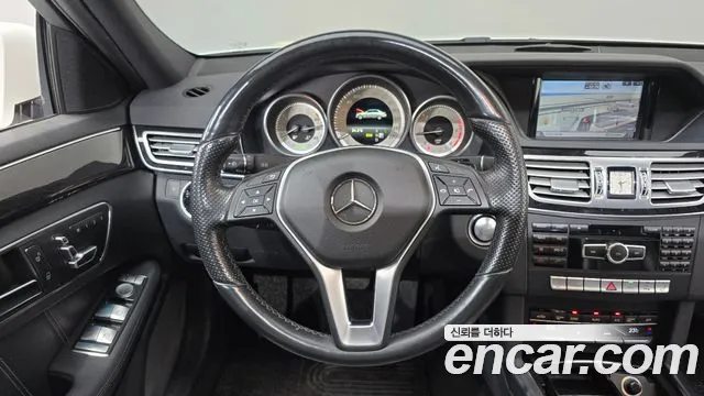 Mercedes-Benz E-Class 2015 — фото 13