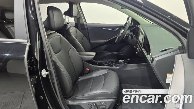 Kia Niro 2024 — фото 16