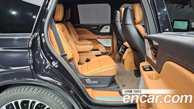 Lincoln Aviator 2025 — фото 18