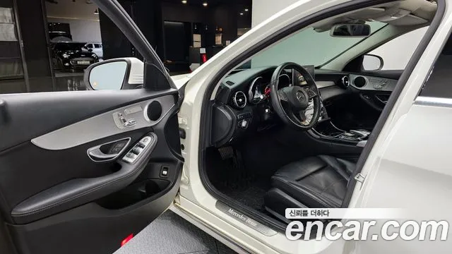 Mercedes-Benz C-Class 2018 — фото 10