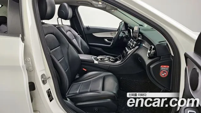 Mercedes-Benz C-Class 2018 — фото 11