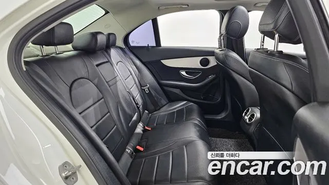 Mercedes-Benz C-Class 2018 — фото 12