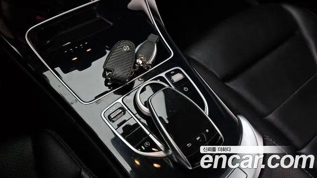 Mercedes-Benz C-Class 2018 — фото 16
