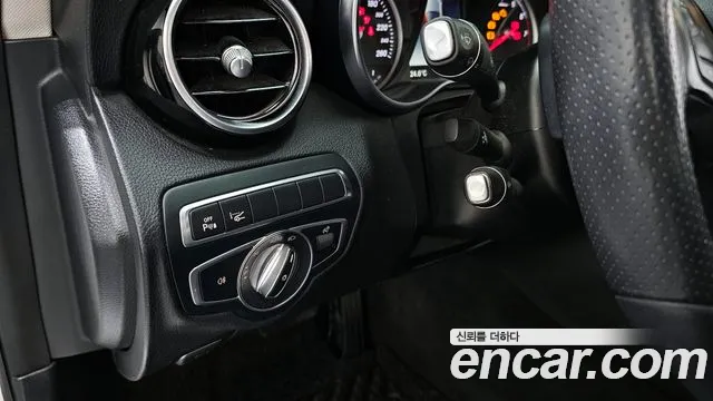 Mercedes-Benz C-Class 2018 — фото 17
