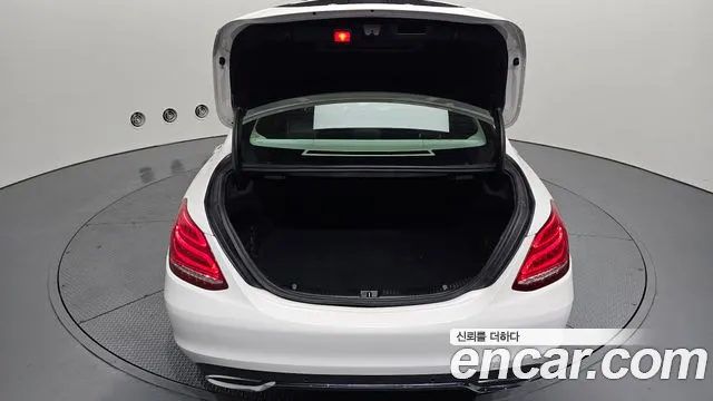 Mercedes-Benz C-Class 2018 — фото 20