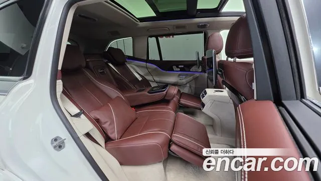 Mercedes-Benz GLS-Class 2023 — фото 18